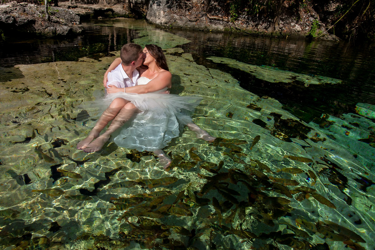 Cenote Azul Trash the Dress photography