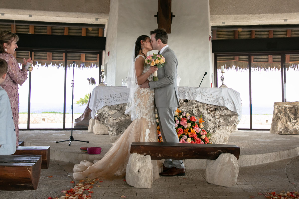 Xcaret newlyweds first kiss