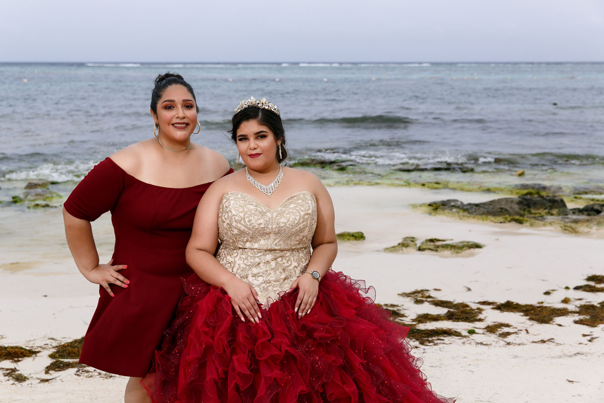 AkumalQuinceaneraLisiOnBeachWithTia