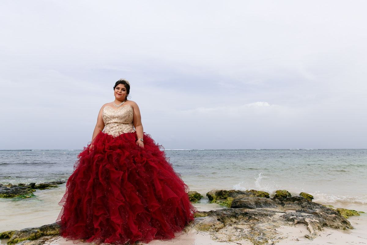 AkumalQuinceaneraLisiOnBeachsideRocks
