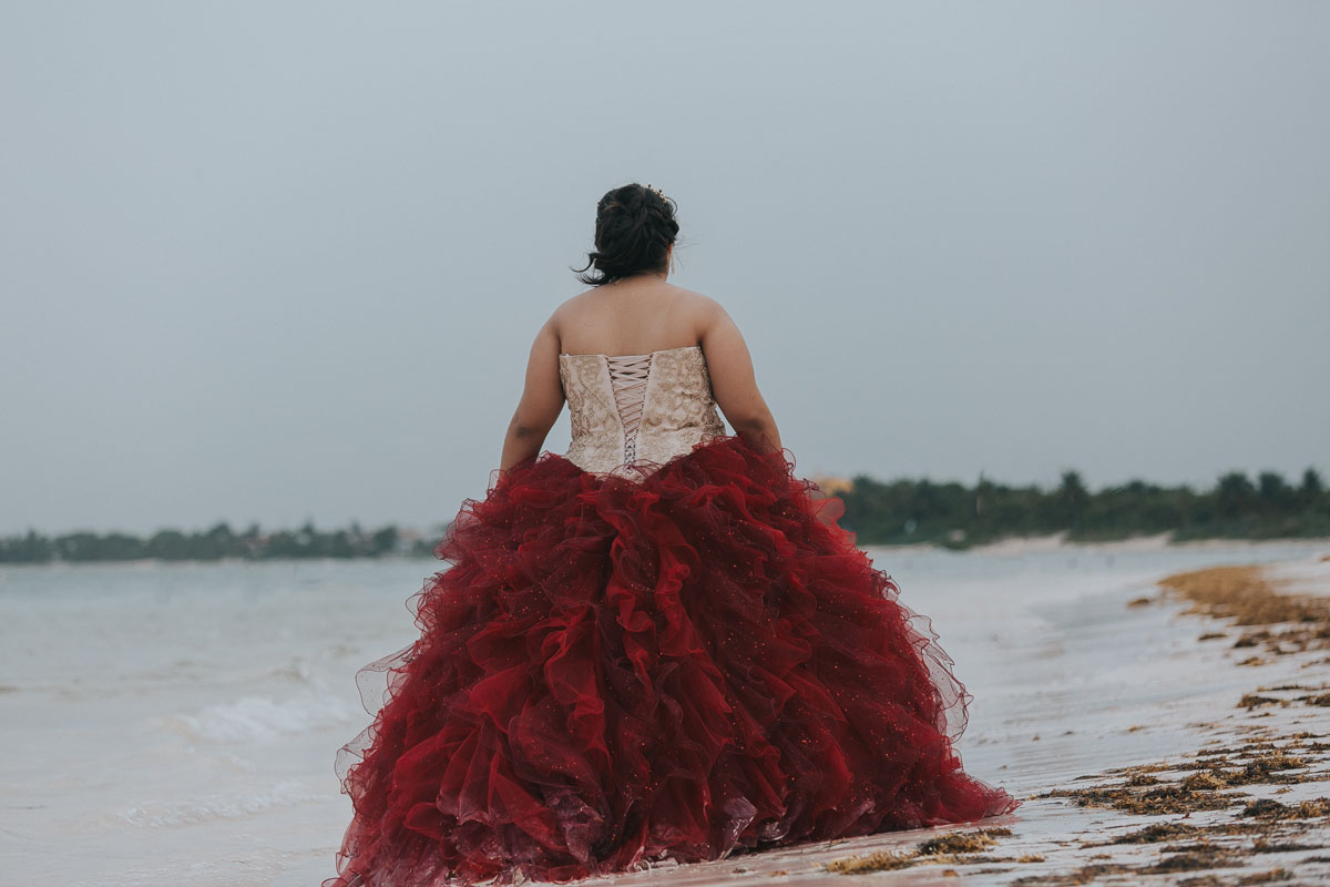 AkumalQuinceaneraLisiWalkingOnBeach
