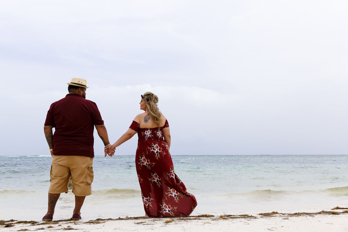 MomAndDadHoldingHands
