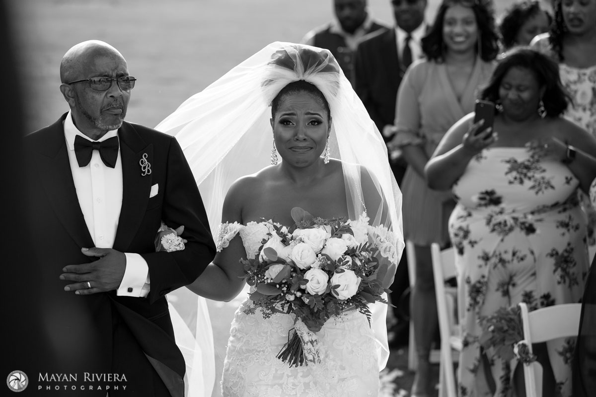 PlayaMujeresBrideAleahWalkingInWithDad