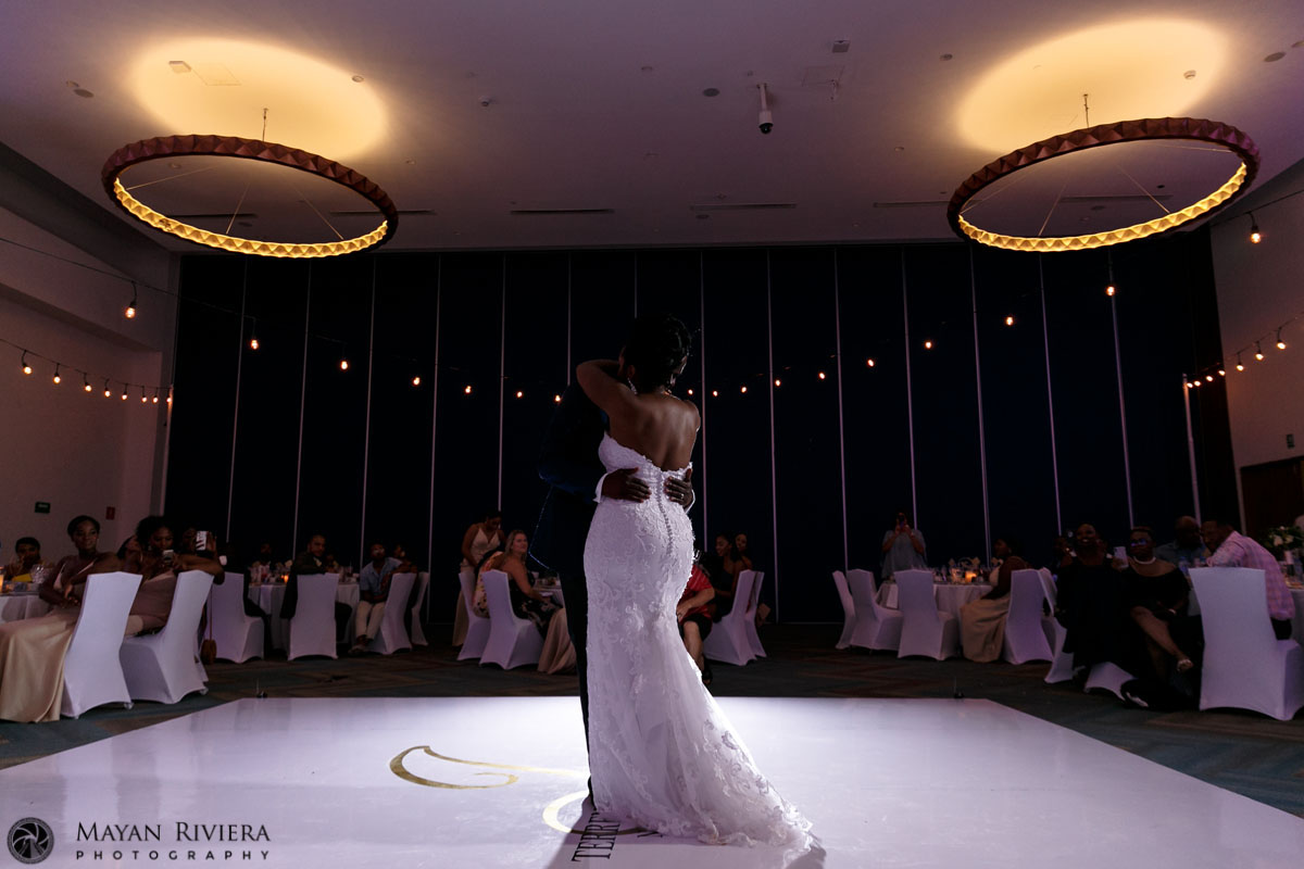 NewlywedsFirstDance