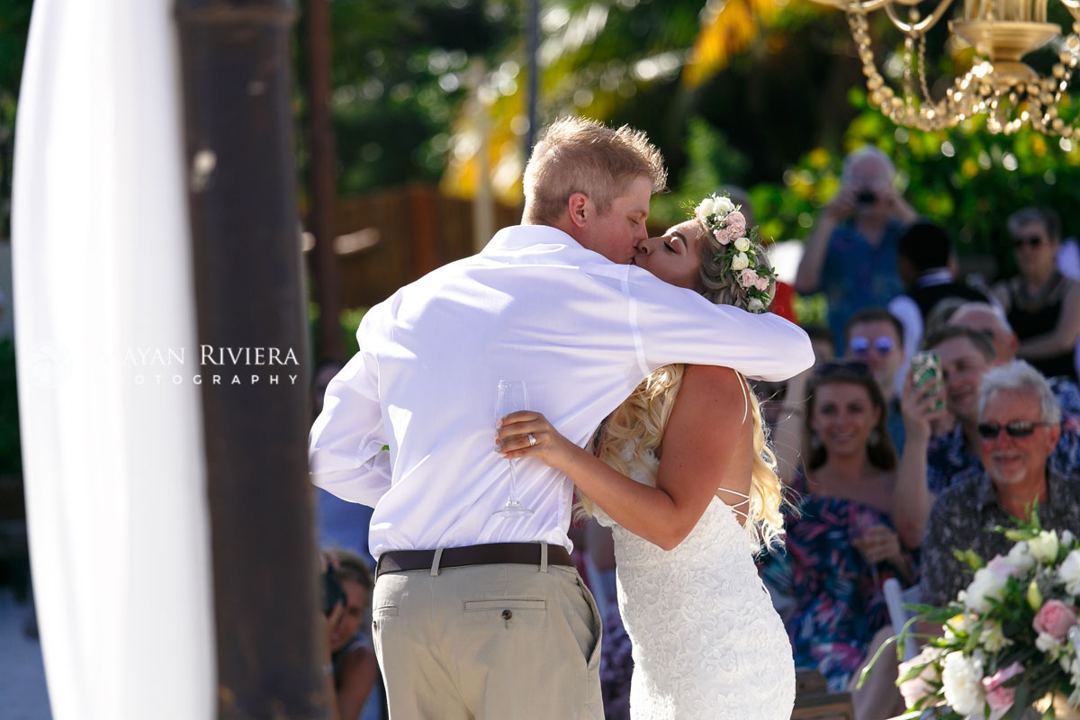 NewlywedsFirstKiss