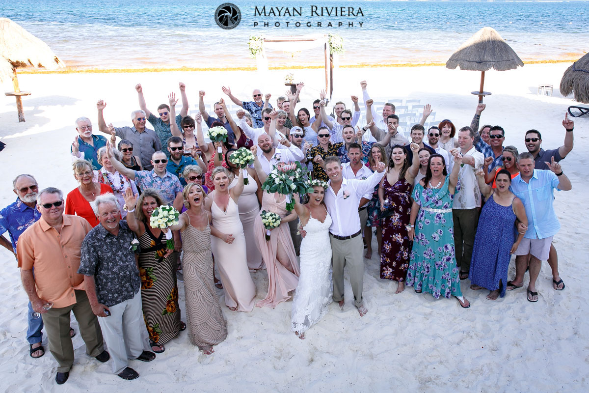 DRCWeddingGuestsCheeringOnBeach