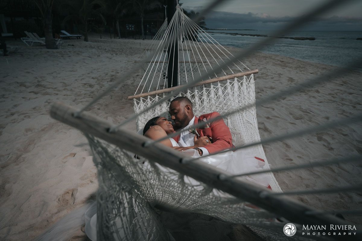 NewlywedsPoseInHammock