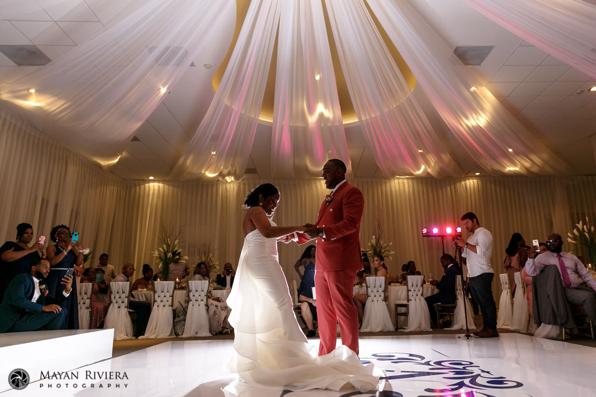 NewlywedsFirstDance