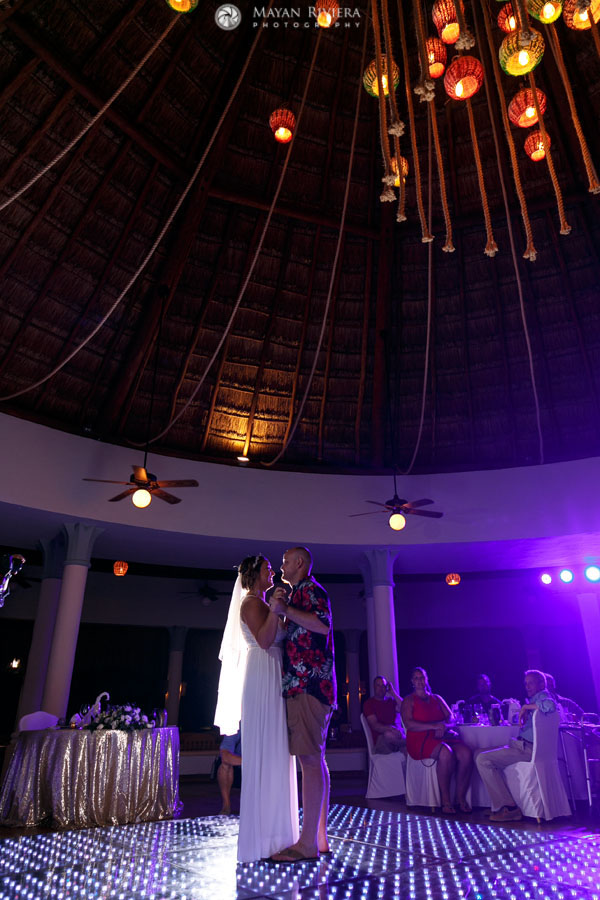 NewlywedsFirstDance