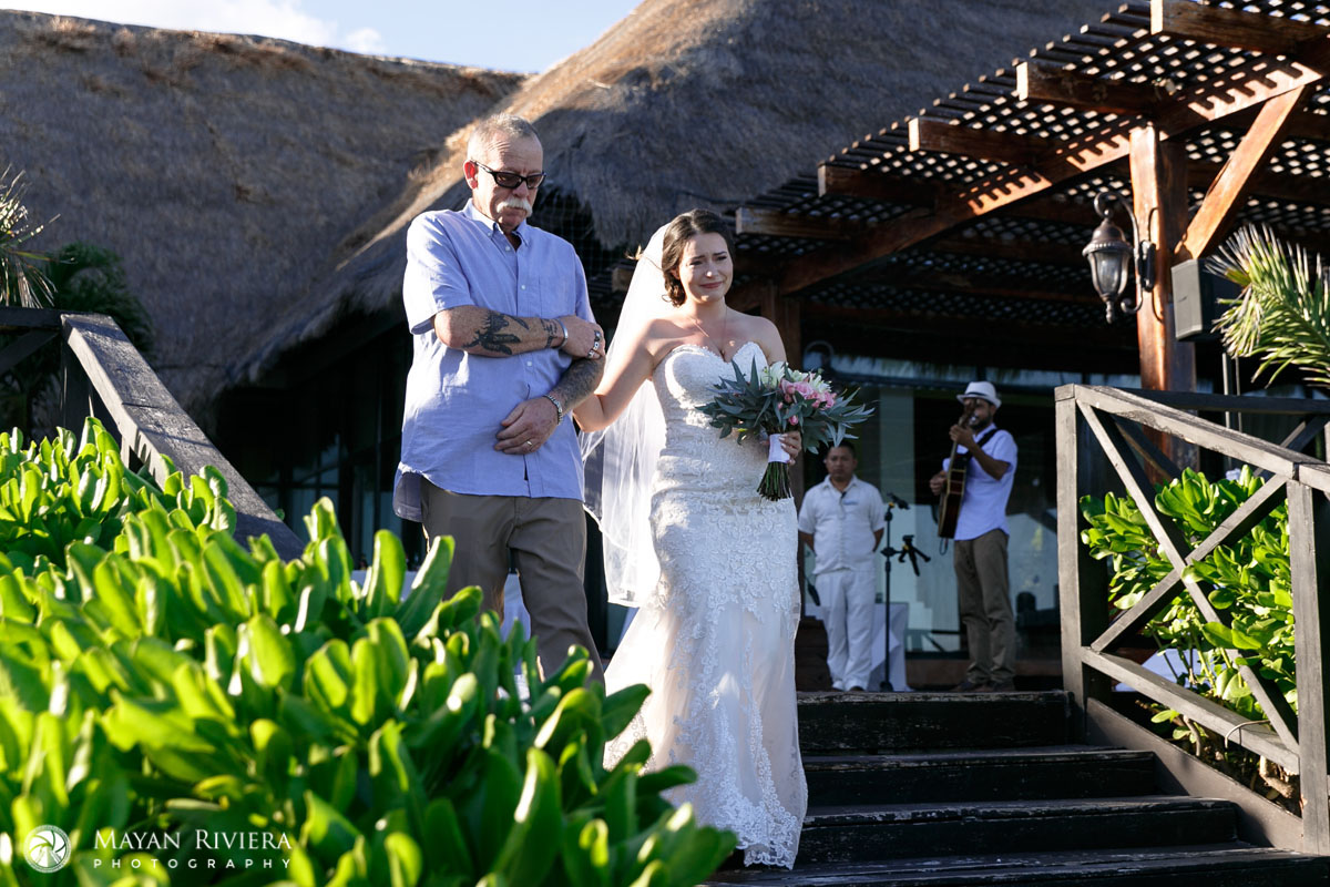 EmotionalBrideWalksInWithDad