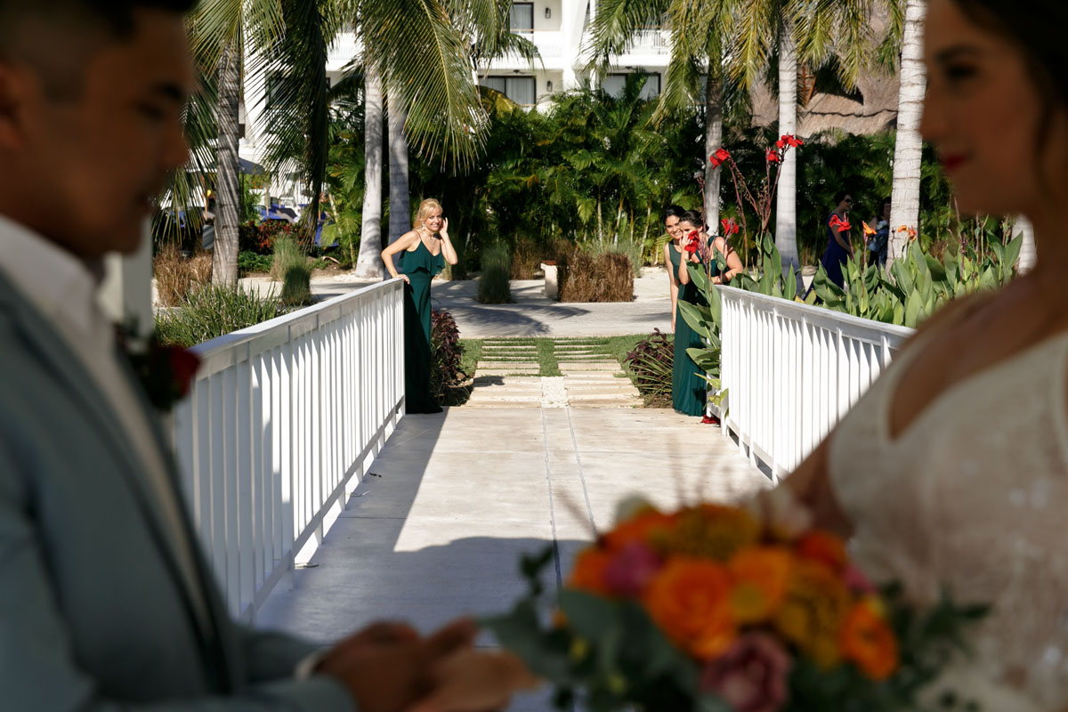BridesmaidsSneakPeakAtFirstLook