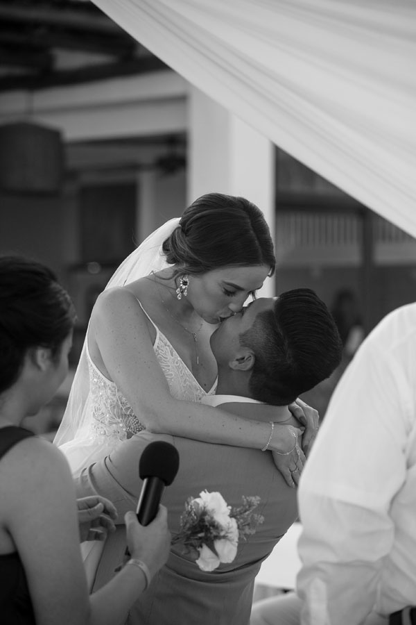 NewlywedsFirstKiss