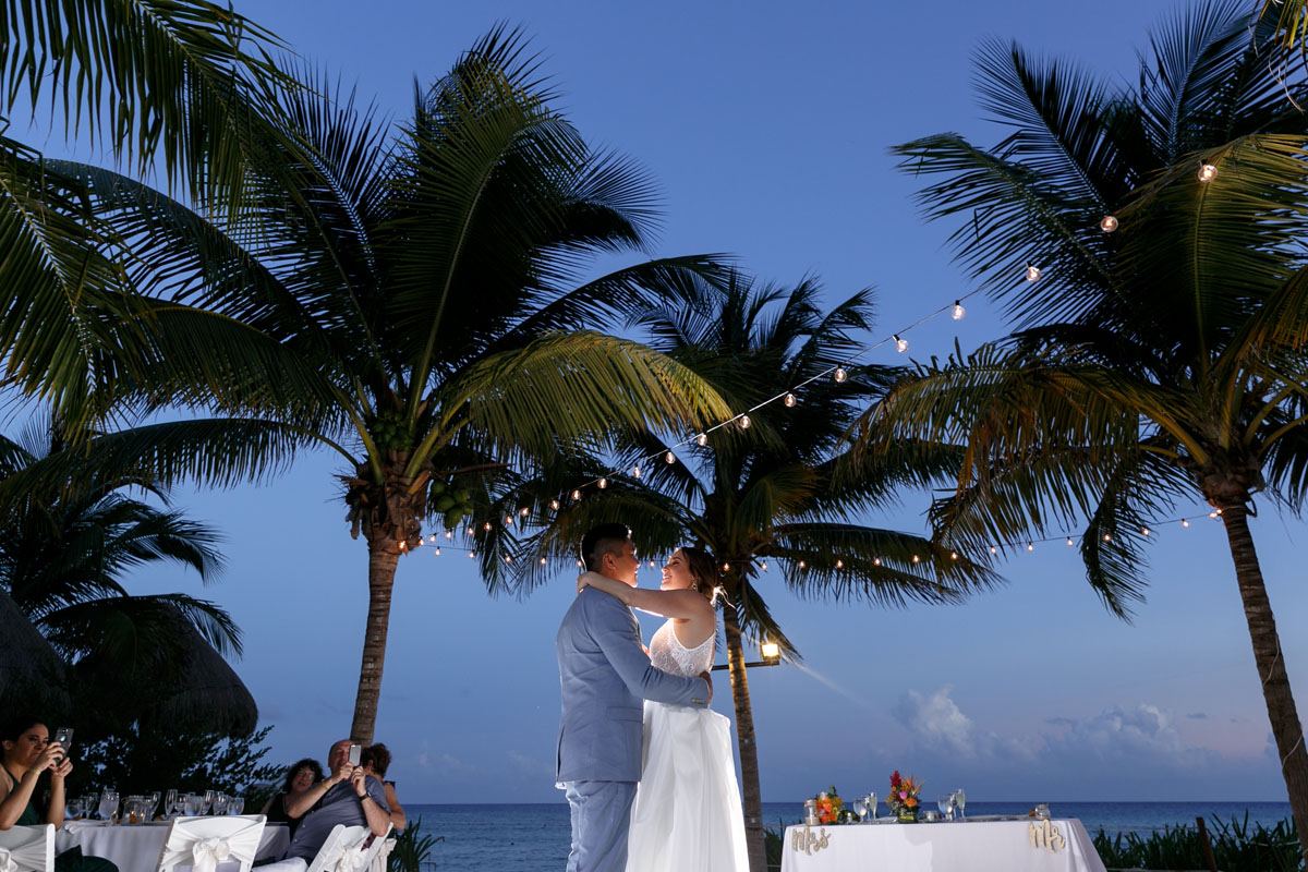 NewlywedsFirstDance