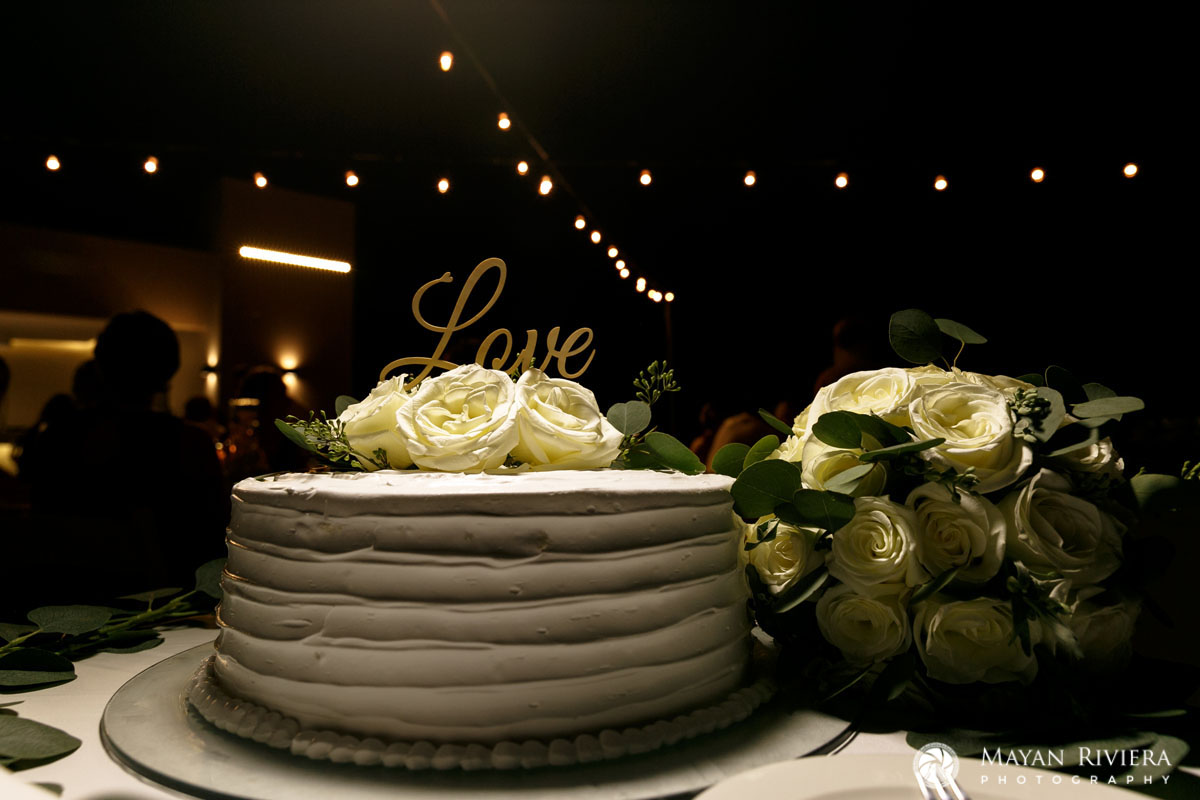 RoyaltonWeddingCakeDecor