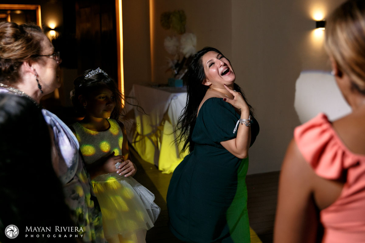 RoyaltonReceptionGuestsDanceMoves