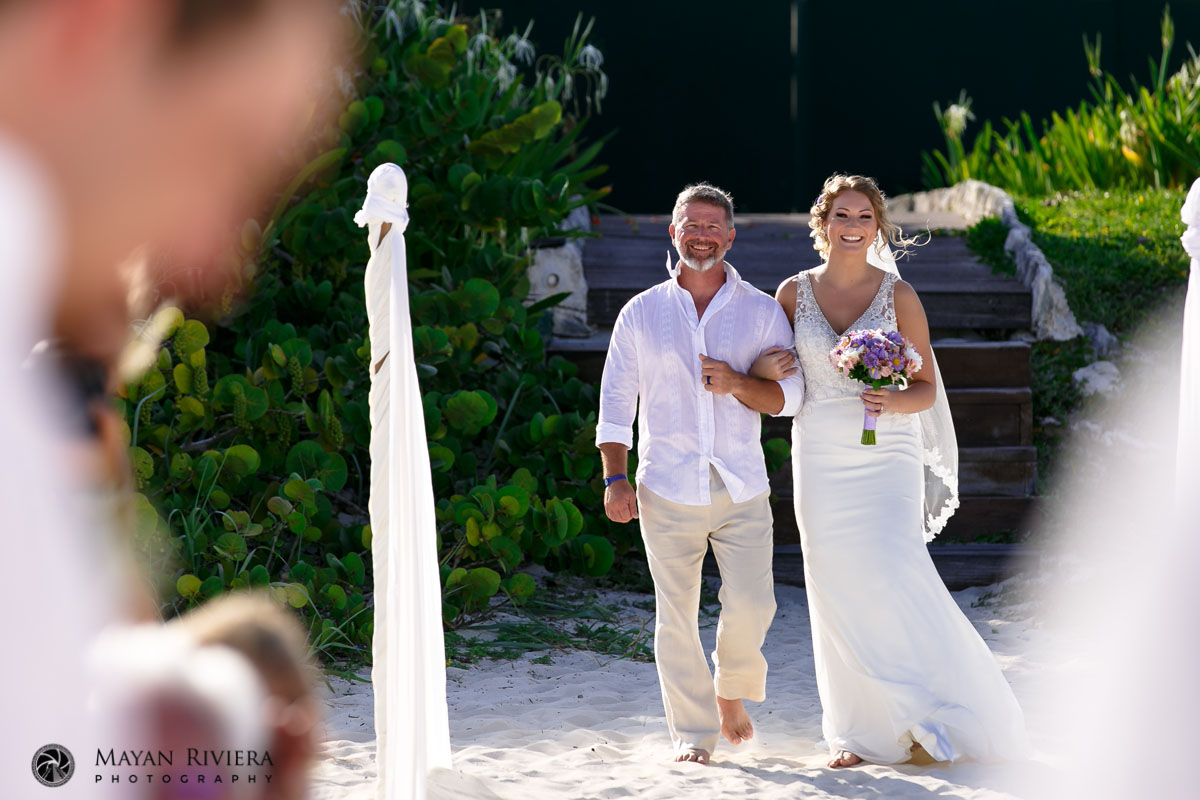 BrideWalkingInWithDad
