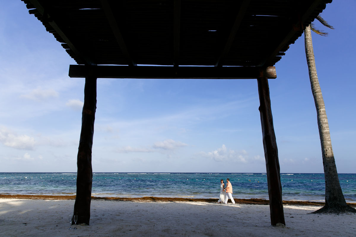 AnniversaryCoupleOnBeach