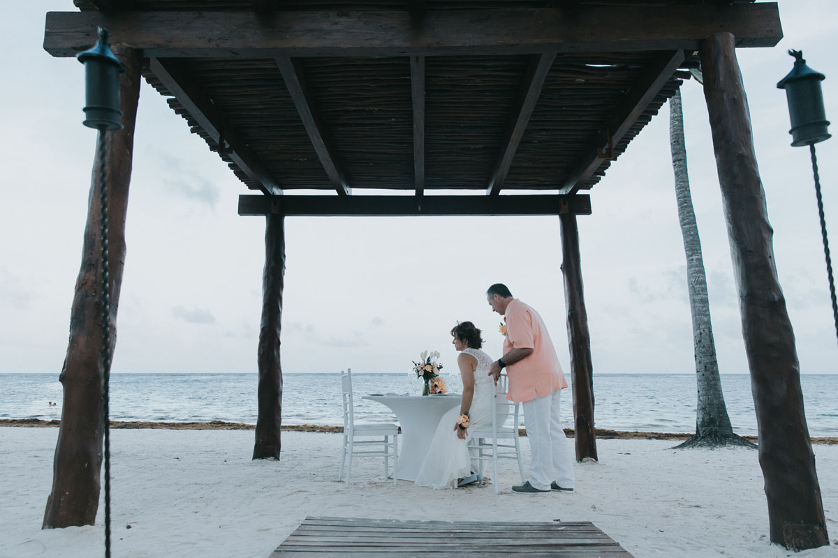 BeachsideTableForTwo