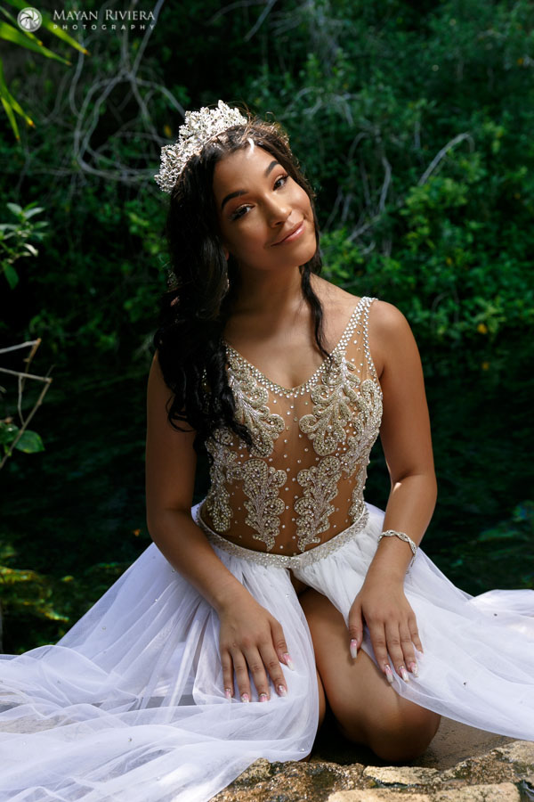 MelaniePosesInJungleGarden