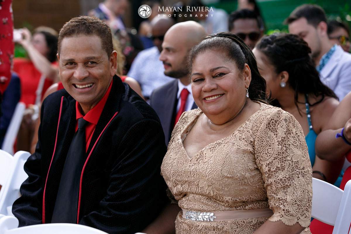 HappyWeddingGuests