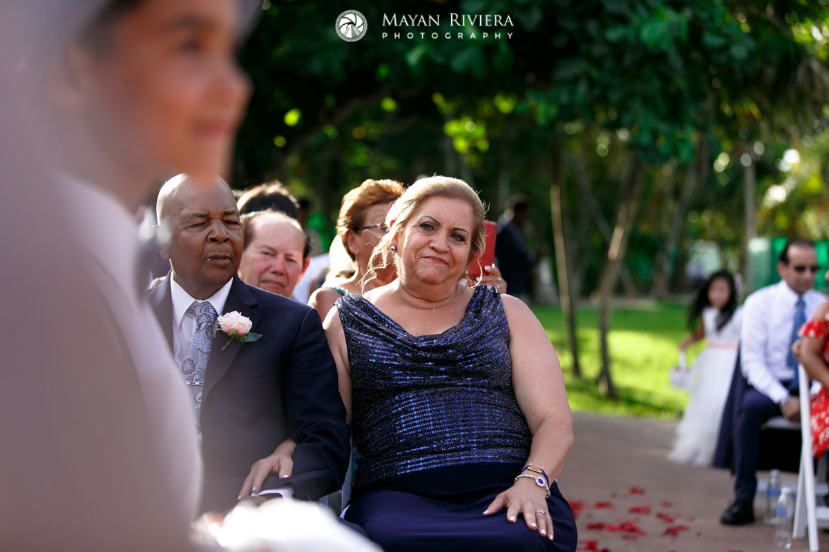 HappyWeddingGuests