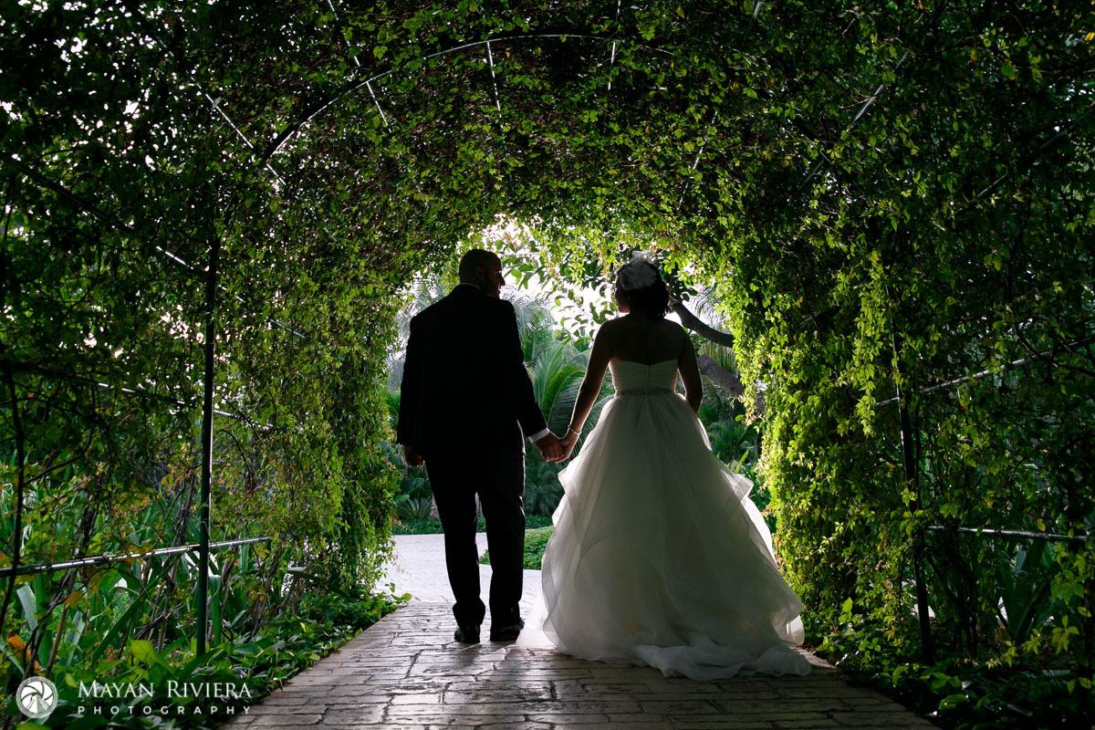 NewlywedsWalkThruVineTunnel