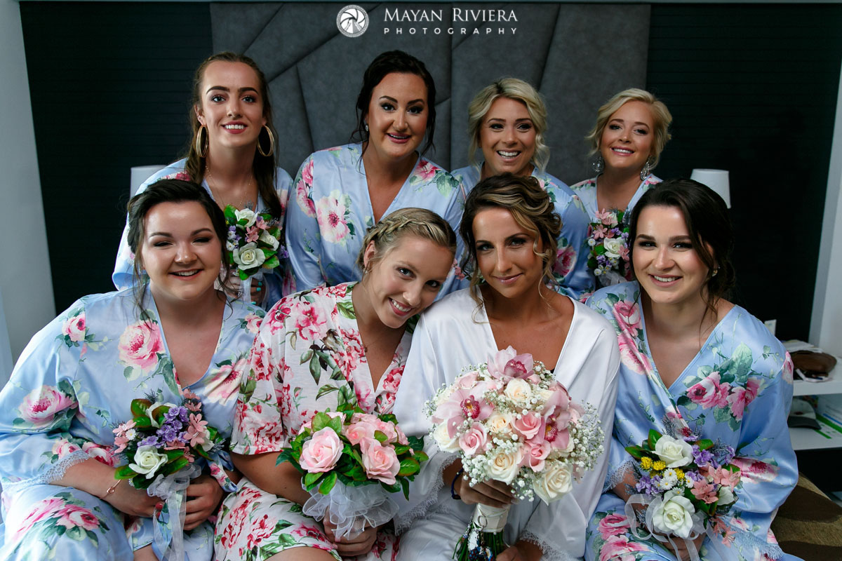 BridalEntourageHoldingBouquets