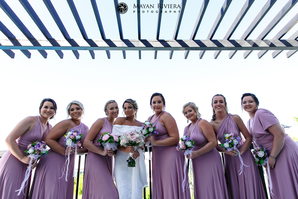 WeddingEntouragePosesOnBalcony