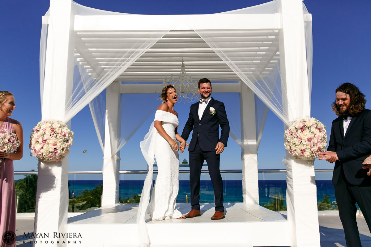 NewlywedsCheering