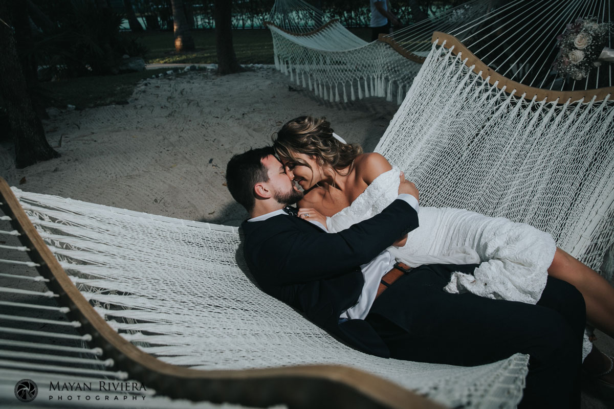 NewlywedsSnuggleOnHammock