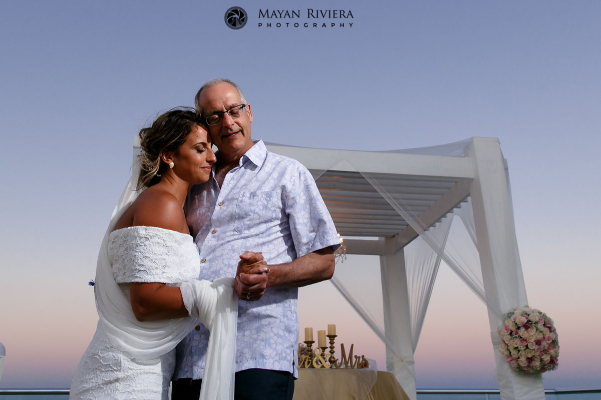 BrideDancesWithDad