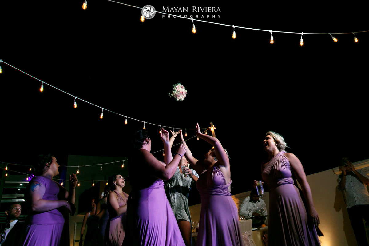 CatchingTheBouquet