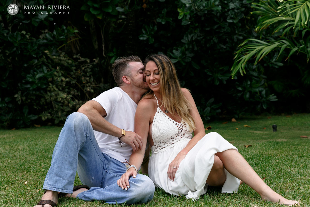 JasonKissesCaitlinOnLawn