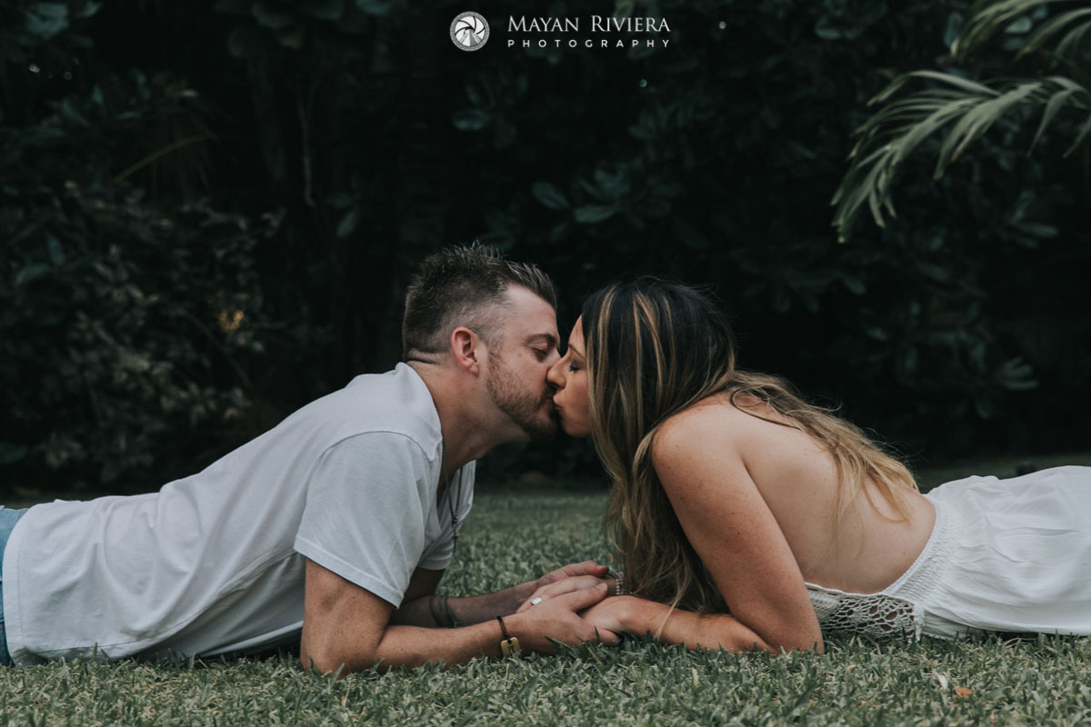 JasonKissesCaitlinOnLawn