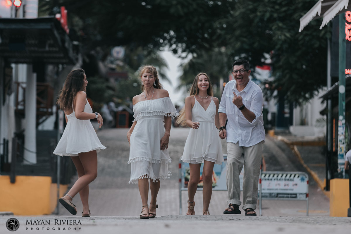 FamilyStrutsTheirStuffOnUbanStreet