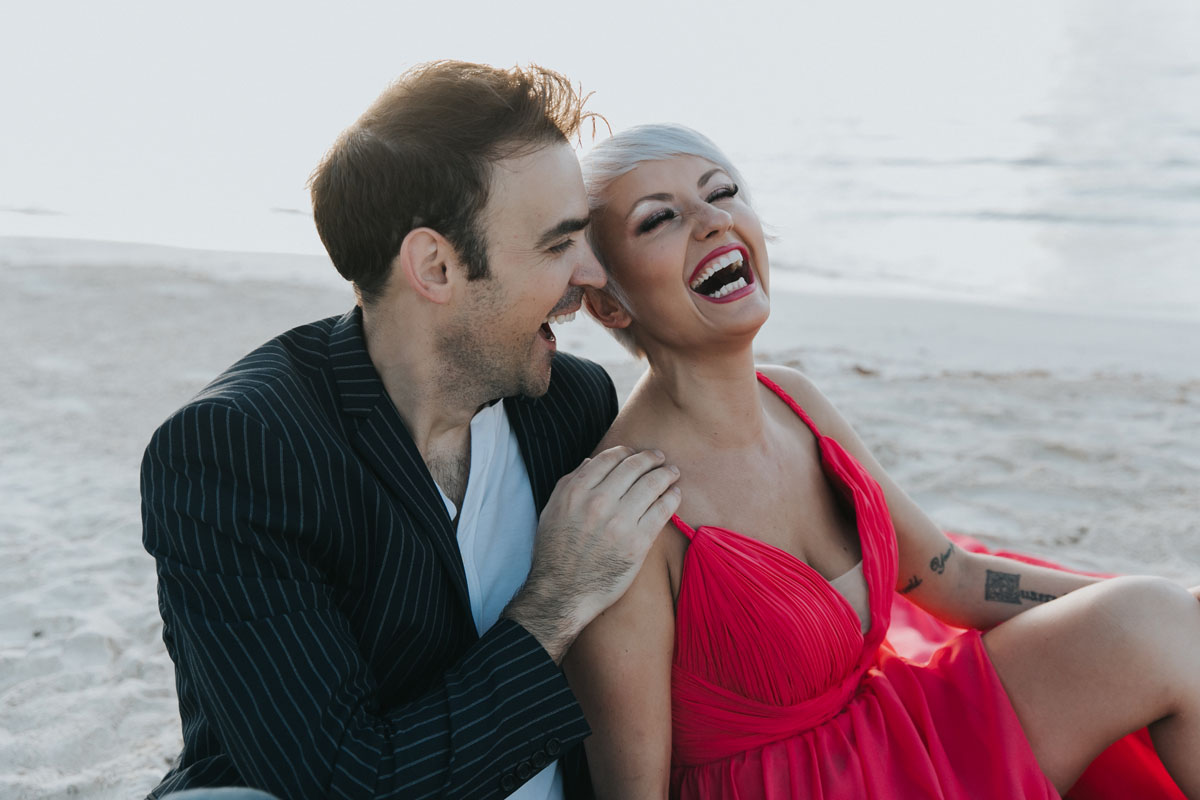 GitaLaughsWithAlanOnBeachtAtSunrise