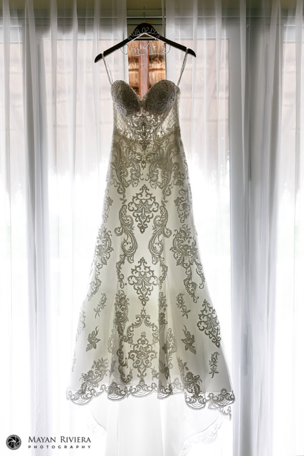 LacyBridalGownSpendor