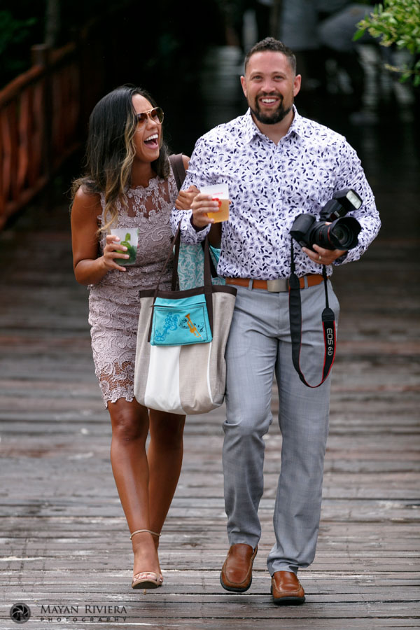 WeddingGuestsArrivingInTheRain