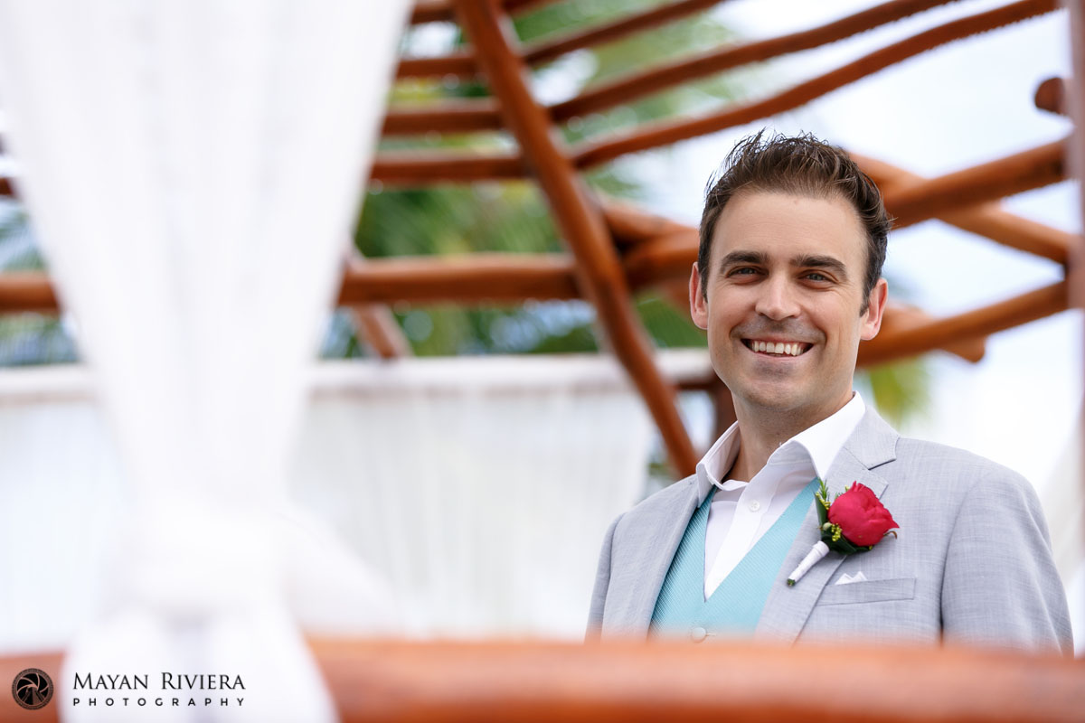 SmilingAlanWaitsForGita