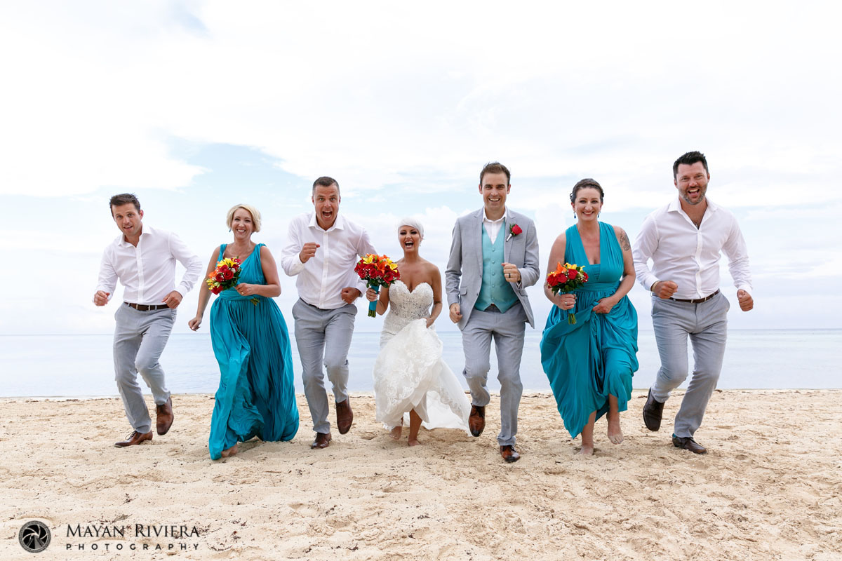 WeddingEntourageRunOnBeach