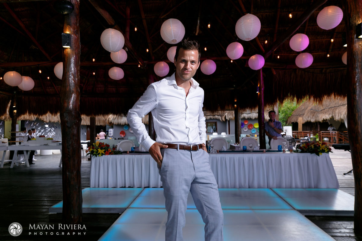 WeddingPartyEntersReception