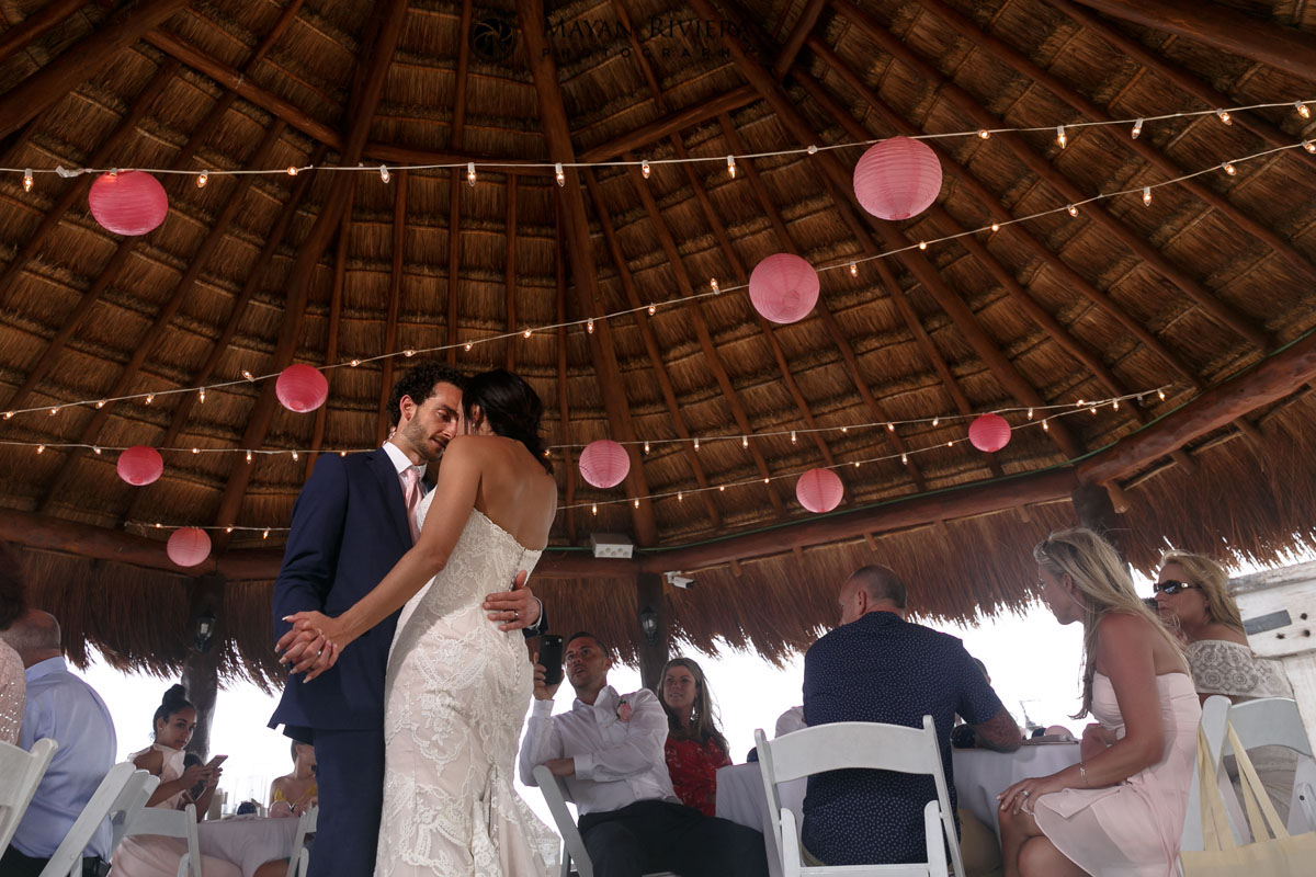 NewlywedsFirstDance