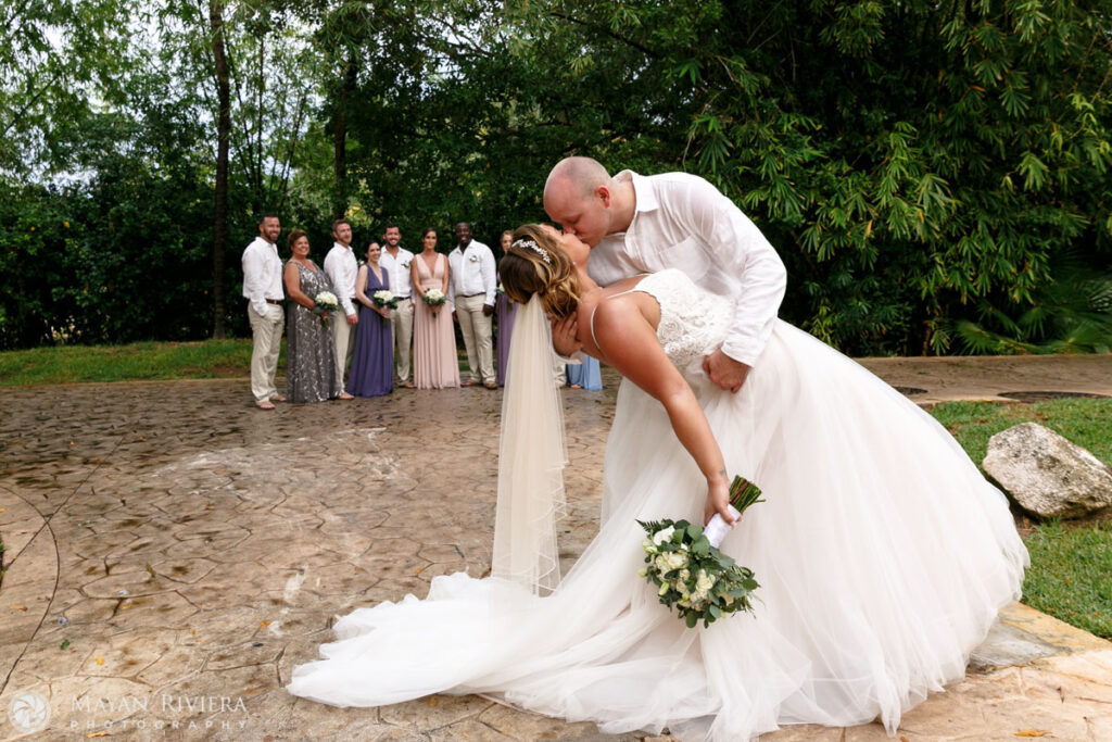 WeddingPartyWatchesNewlywedsDip