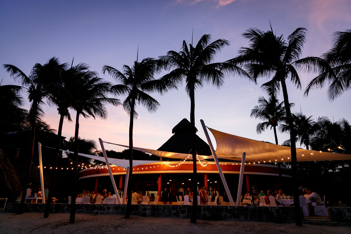 RomanticReceptionOnBeach