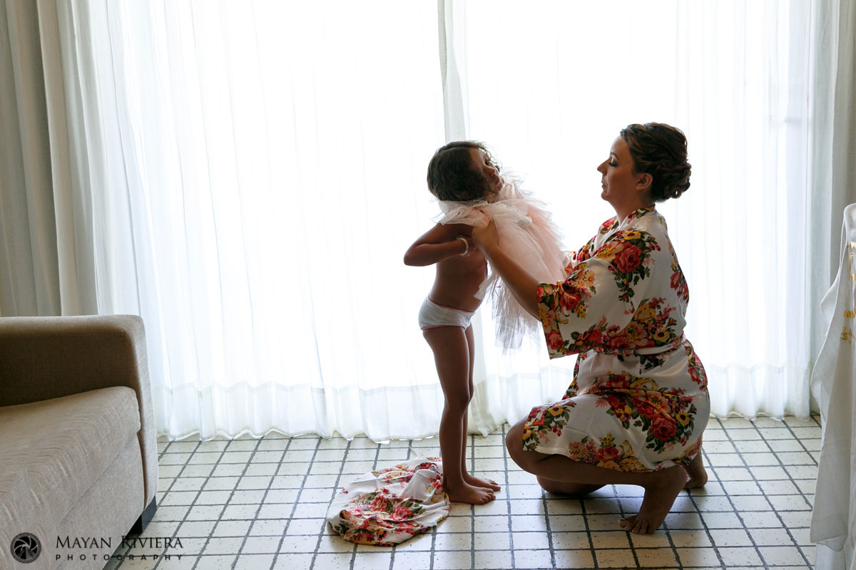 MamaBrideDressingDaughter