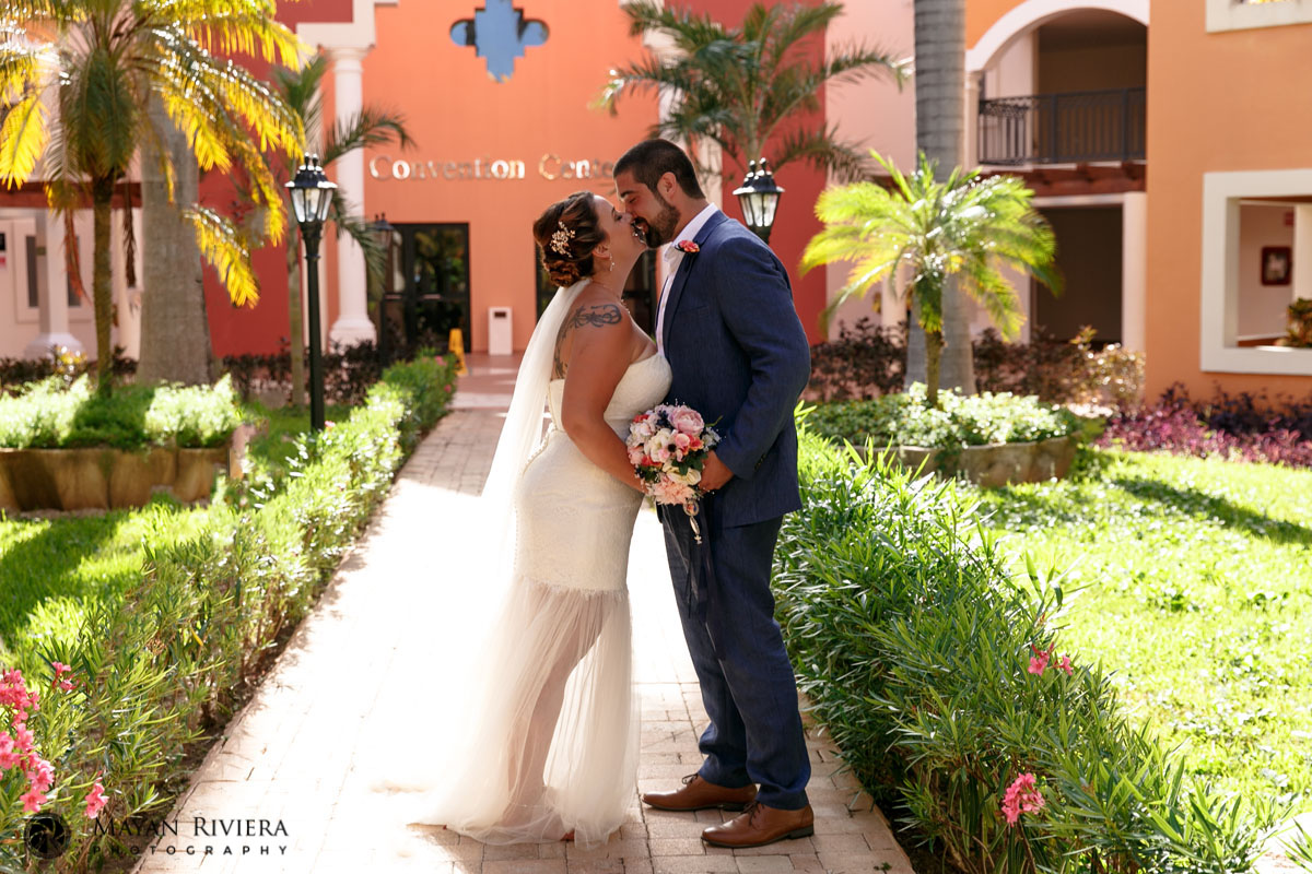 WeddingCoupleKissAfterFirstLook