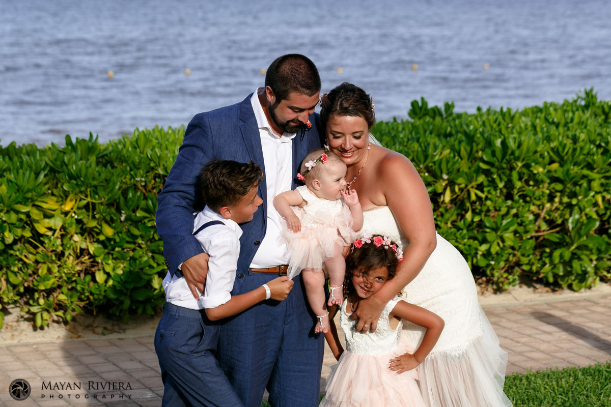 WeddingCouplePosesWithBlendedFamily