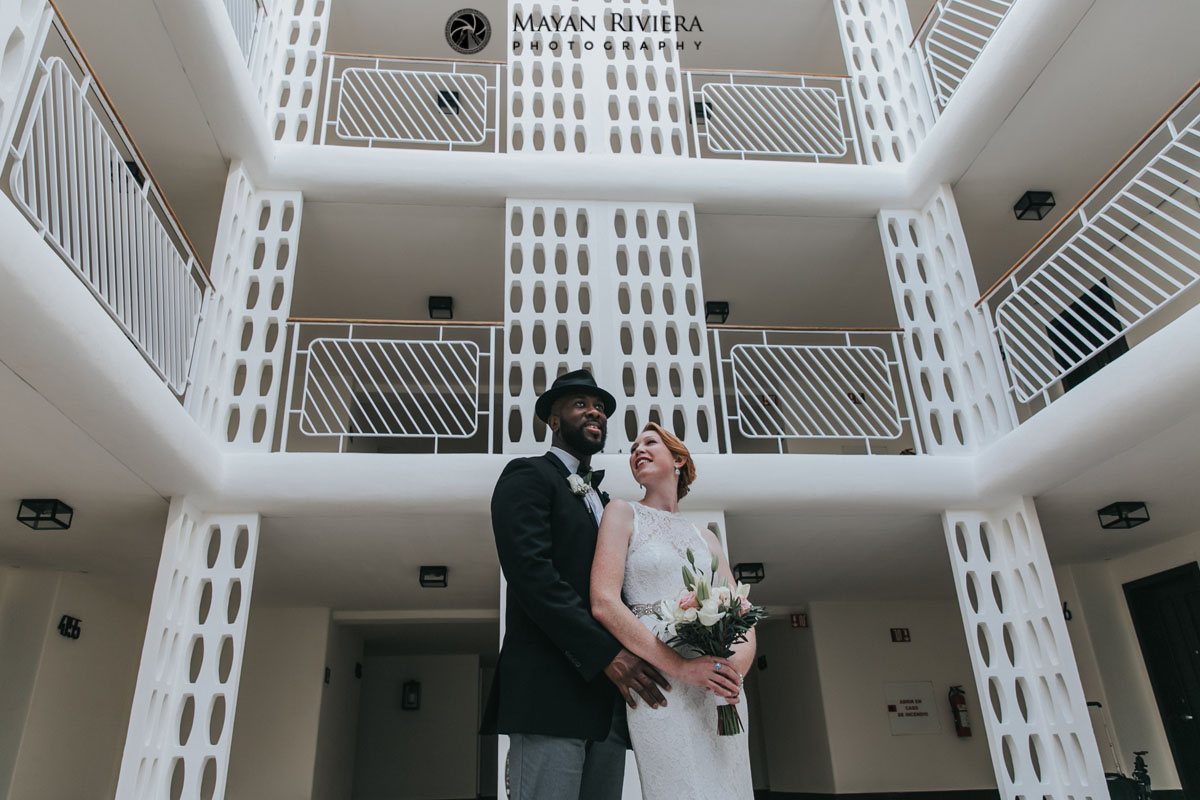 WeddingCouplePosesTogetherByGridStructure