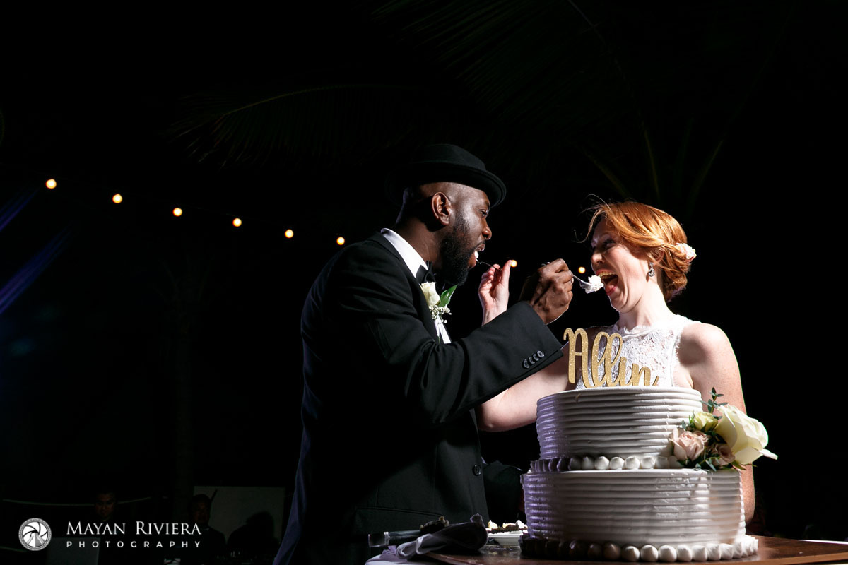 NewlywedsExchangeCakeBites