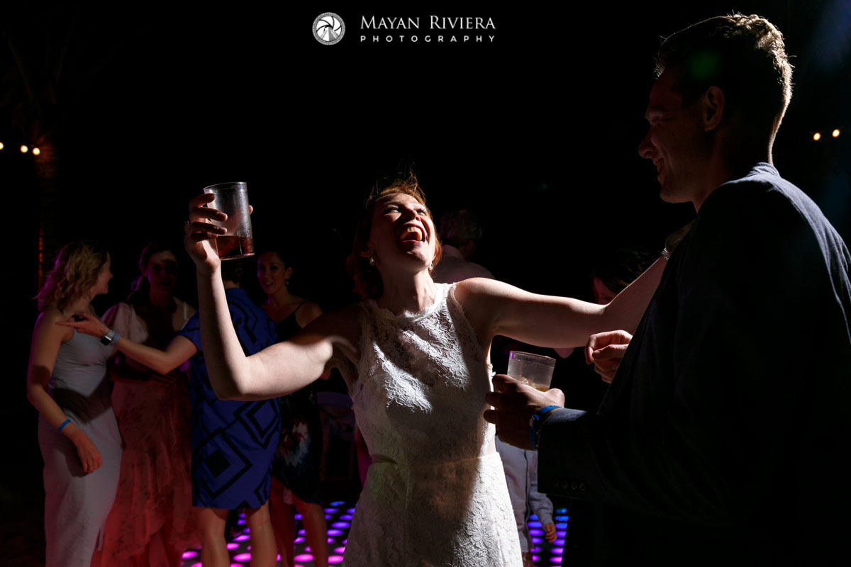 RockingReceptionDanceMoves